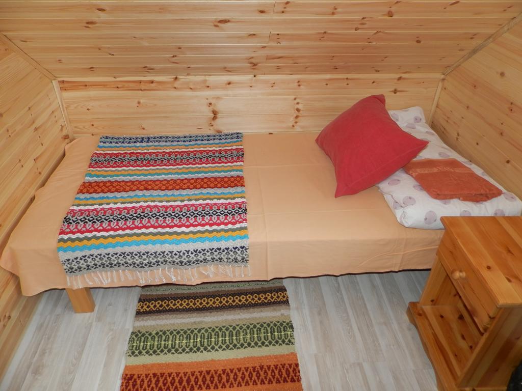 Ala-Laugu Holiday Home Leisi Luaran gambar