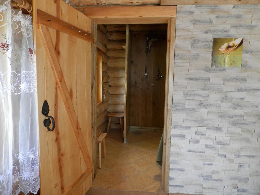 Ala-Laugu Holiday Home Leisi Luaran gambar