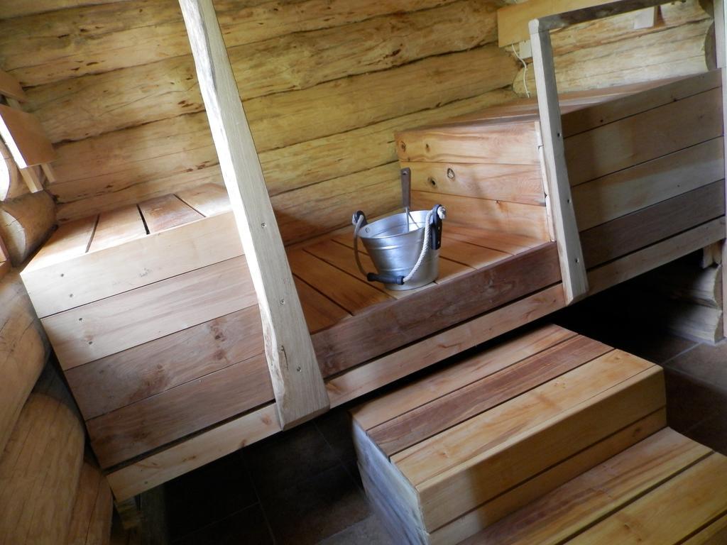 Ala-Laugu Holiday Home Leisi Luaran gambar