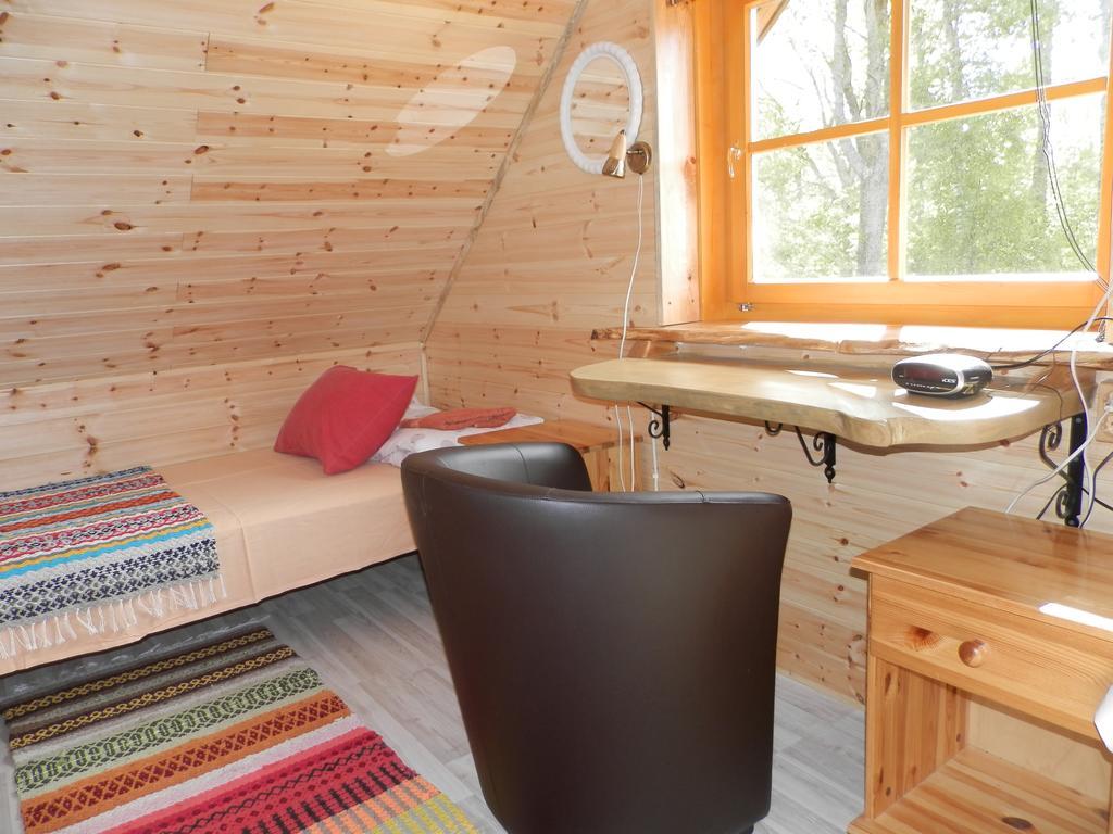 Ala-Laugu Holiday Home Leisi Luaran gambar