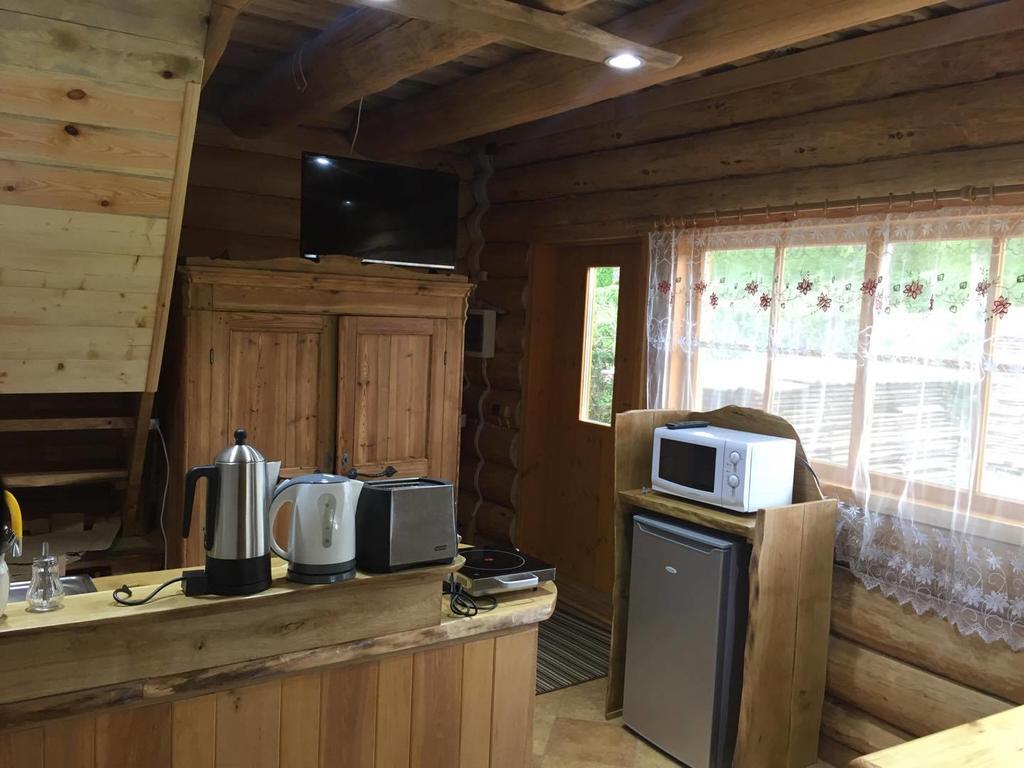 Ala-Laugu Holiday Home Leisi Luaran gambar