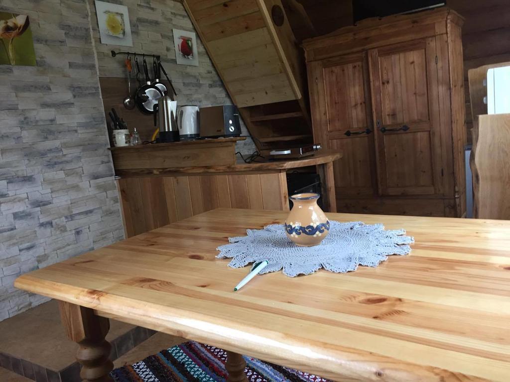 Ala-Laugu Holiday Home Leisi Luaran gambar
