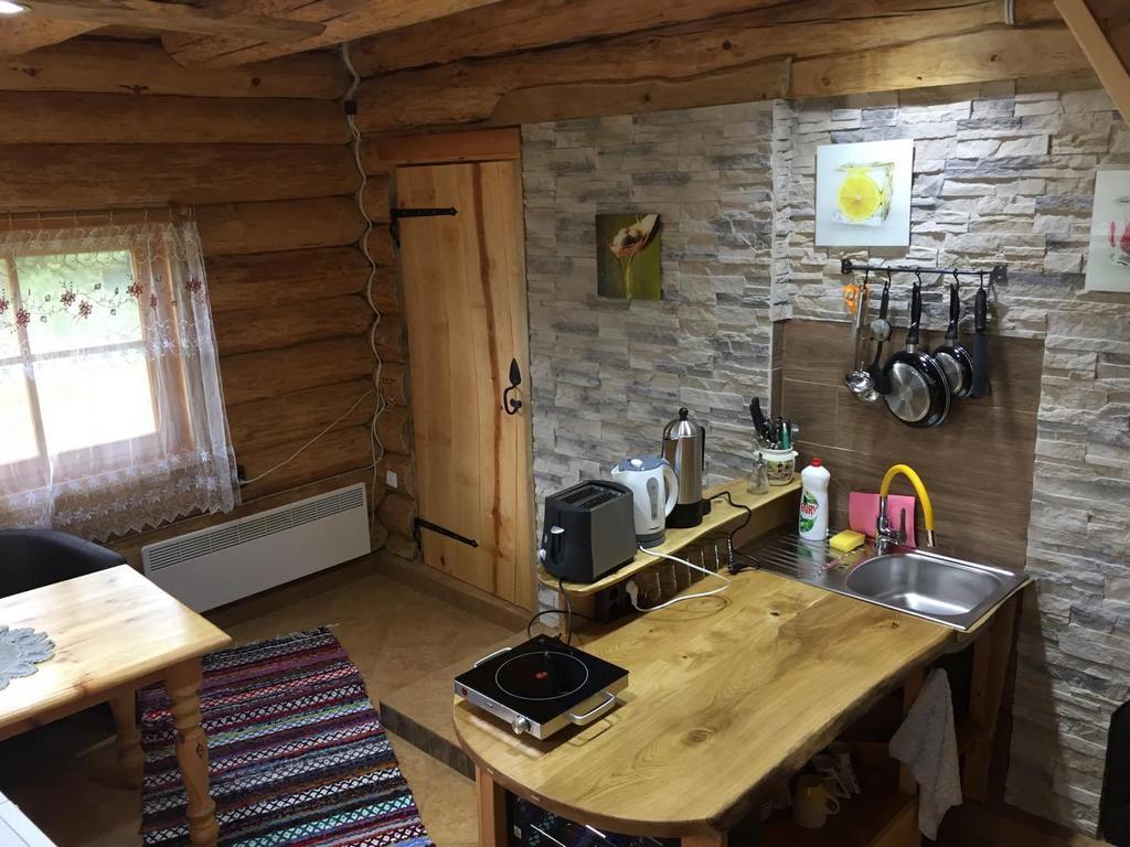 Ala-Laugu Holiday Home Leisi Luaran gambar