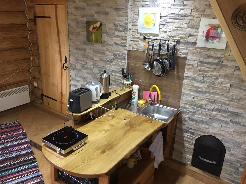 Ala-Laugu Holiday Home Leisi Luaran gambar